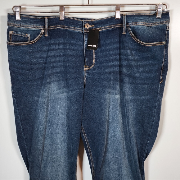 Torrid Luxe Slim Bootcut Mid-rise Denim Jeans Plus Size 26 Tall New - Picture 3 of 12